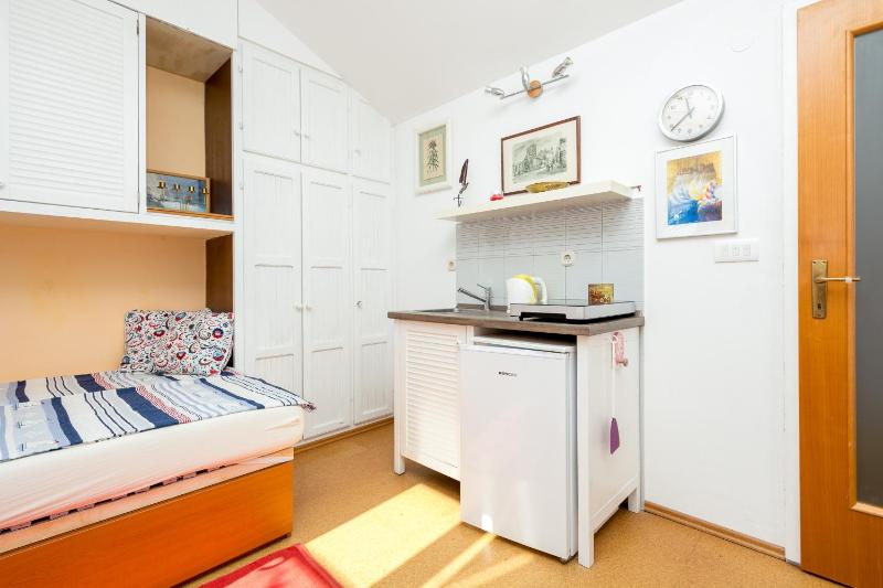 Apartments with parking space Splitska Brac - 17023 - image 18