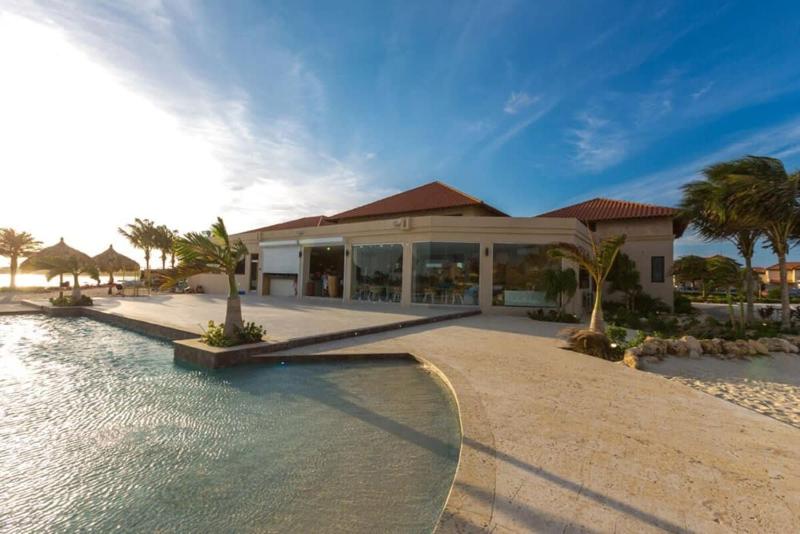Spectacular house in gold coast - image 12