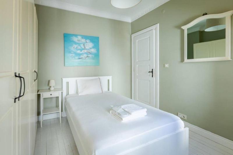Charming 3Bed Villa Private Garden & Terrace! #381 - image 12