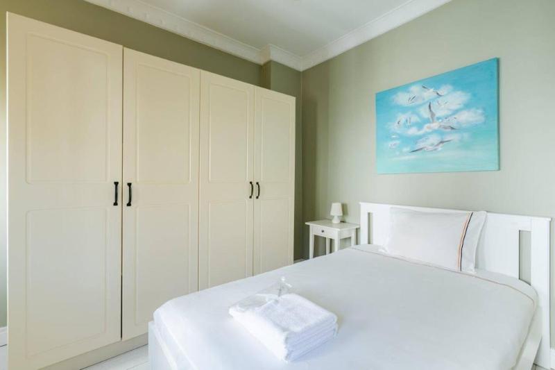 Charming 3Bed Villa Private Garden & Terrace! #381 - image 13