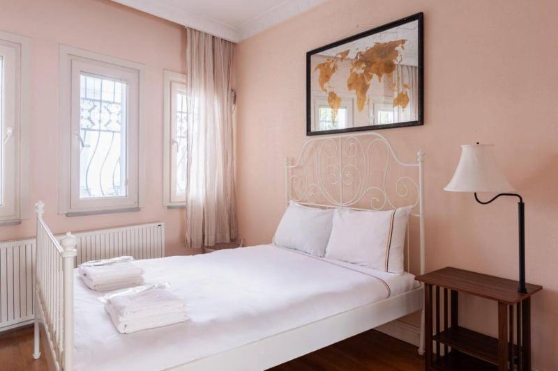 Charming 3Bed Villa Private Garden & Terrace! #381 - image 9