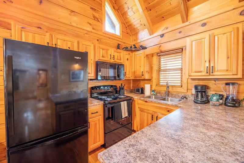 Pigeon Forge Cabin with Private Hot Tub Arcade Game RoomMinutes from Dollywood - image 6