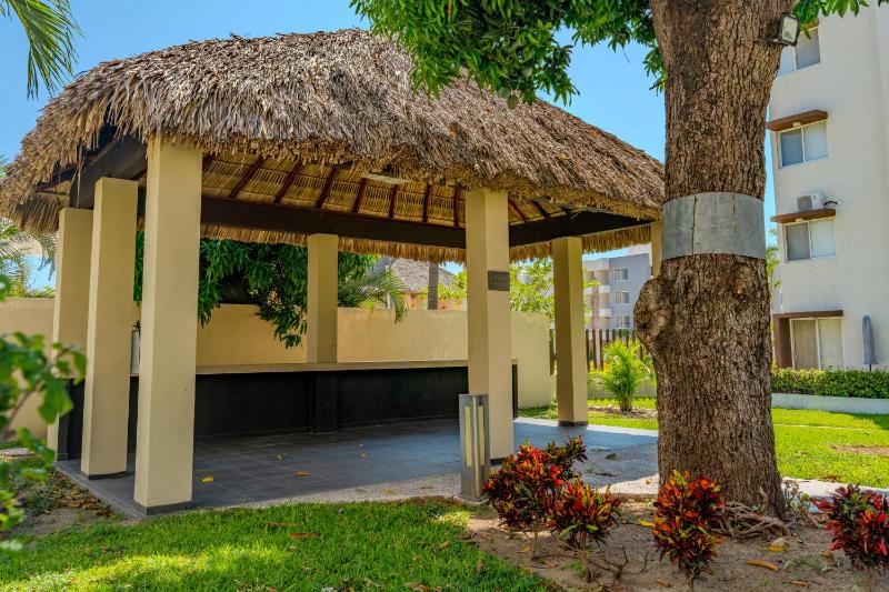 Acapulco Getaway Pool & Jacuzzi 2 BR - image 39