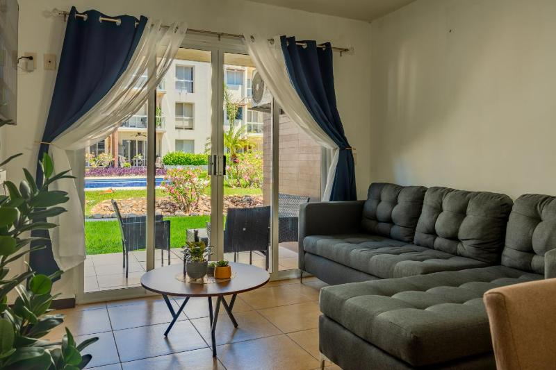 Acapulco Getaway Pool & Jacuzzi 2 BR - image 13