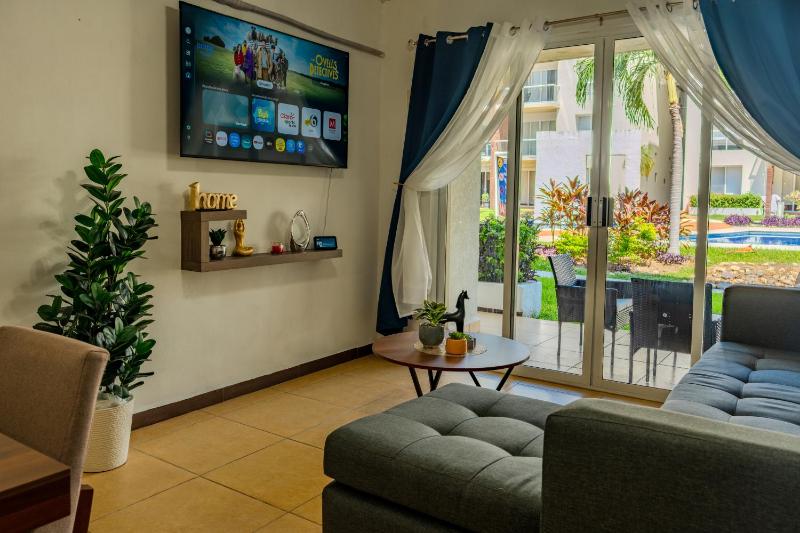 Acapulco Getaway Pool & Jacuzzi 2 BR - image 31