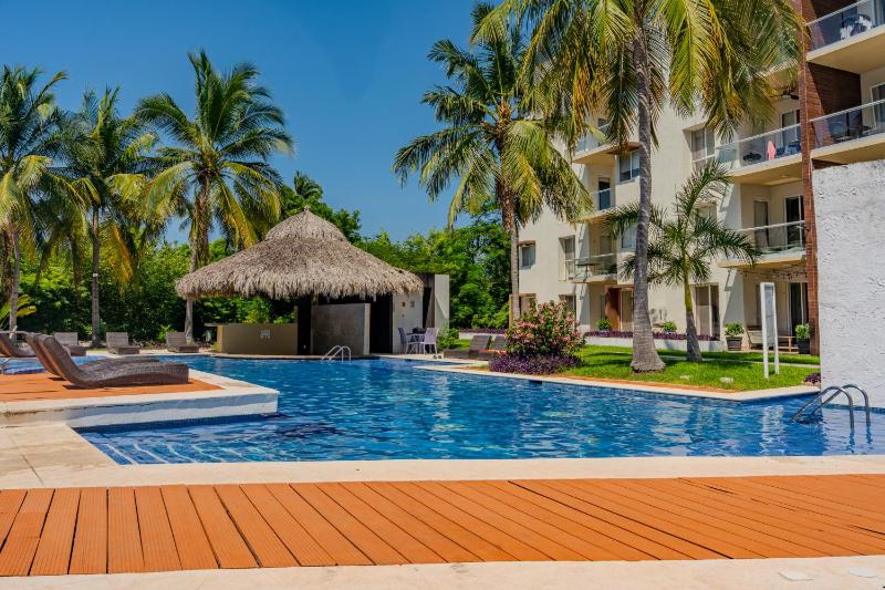 Acapulco Getaway Pool & Jacuzzi 2 BR - image 21