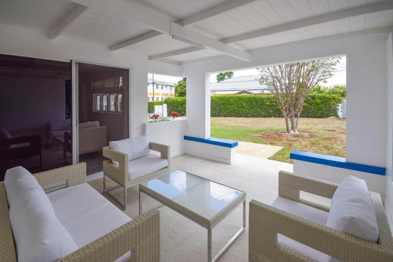 3 min walk to beach - Bella Figura Apt 2 - image 8