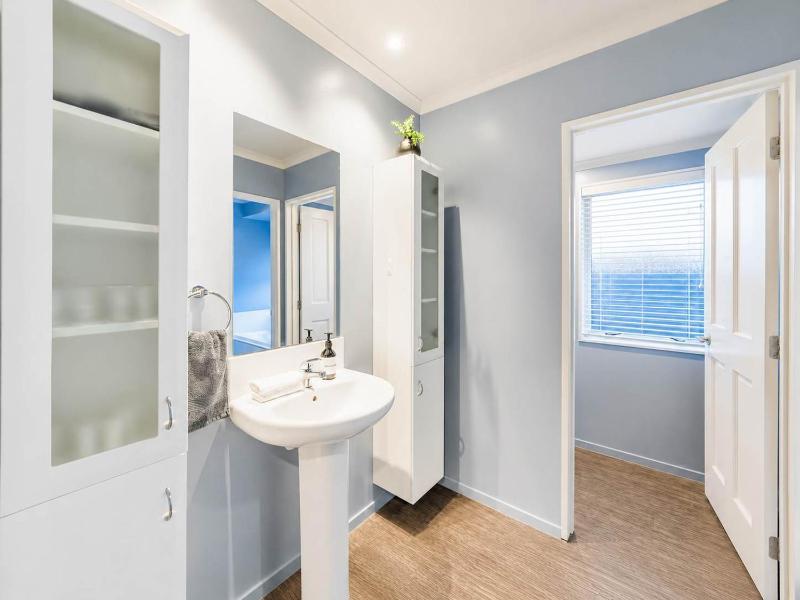 Christchurch 4BR Home Near Halswell Quarry - image 12