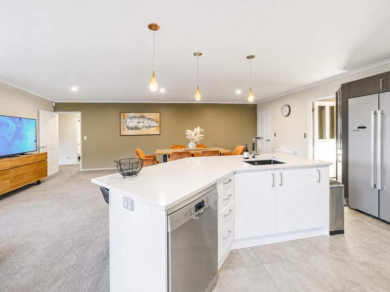 Christchurch 4BR Home Near Halswell Quarry - image 9