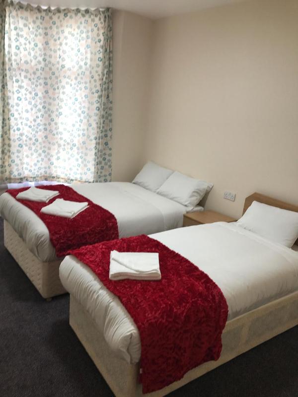 Triple Room image 2
