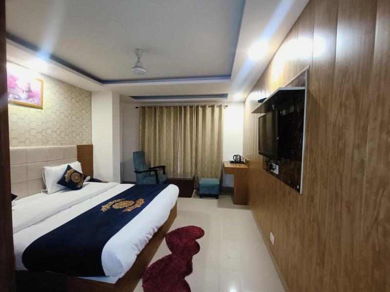 Hotel Era plaza at delhi aerocity - image 19