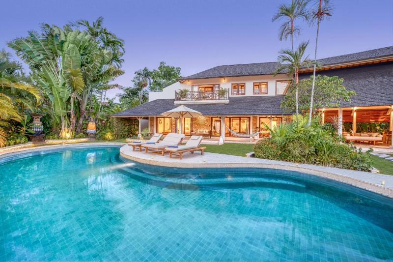 Villa Manhattan - Luxurious 4 BDR Villa huge pool - image 29
