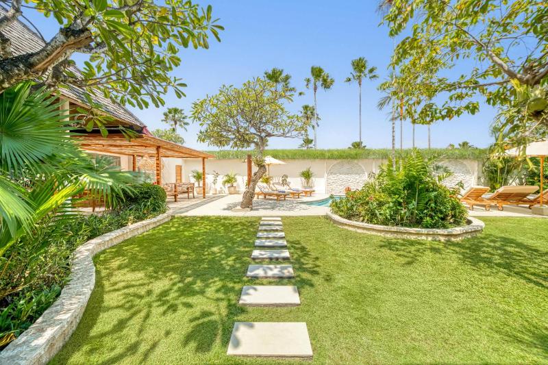 Villa Manhattan - Luxurious 4 BDR Villa huge pool - image 9