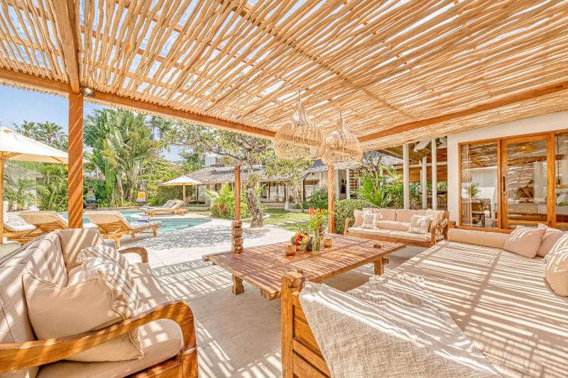 Villa Manhattan - Luxurious 4 BDR Villa huge pool - image 4
