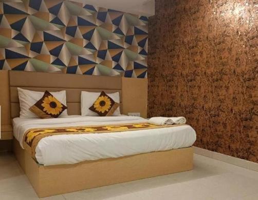 Hotel Era plaza at delhi aerocity - image 13