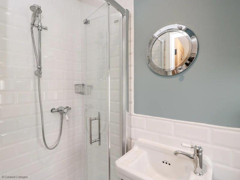 Fisherbridge Cottage - image 23