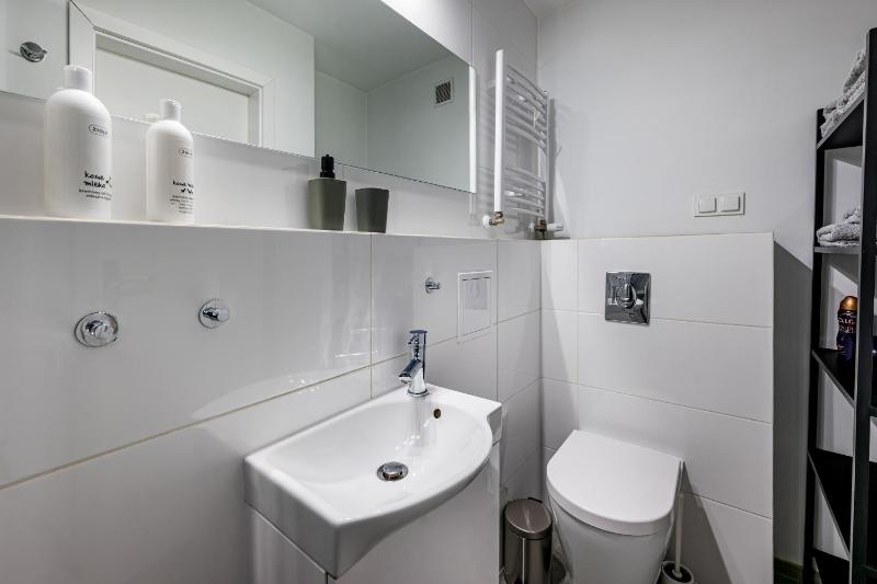 RentPlanet - Apartament Kołłątaja - image 3