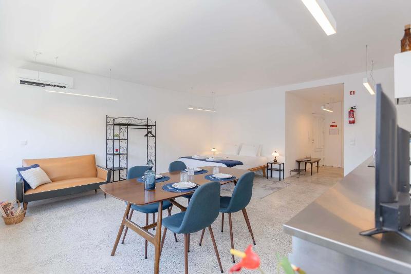 Liiiving in Porto - Lobo Studio 1 - image 9