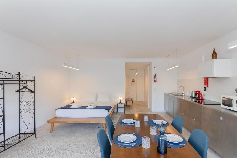 Liiiving in Porto - Lobo Studio 1 - image 15