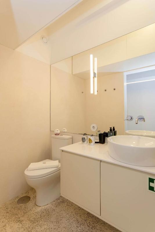 Liiiving in Porto - Lobo Studio 1 - image 7