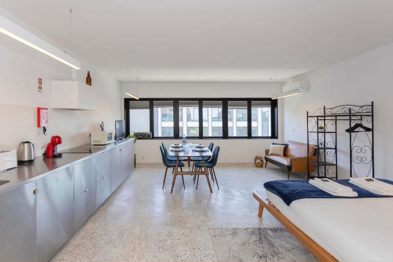Liiiving in Porto - Lobo Studio 1 - image 12