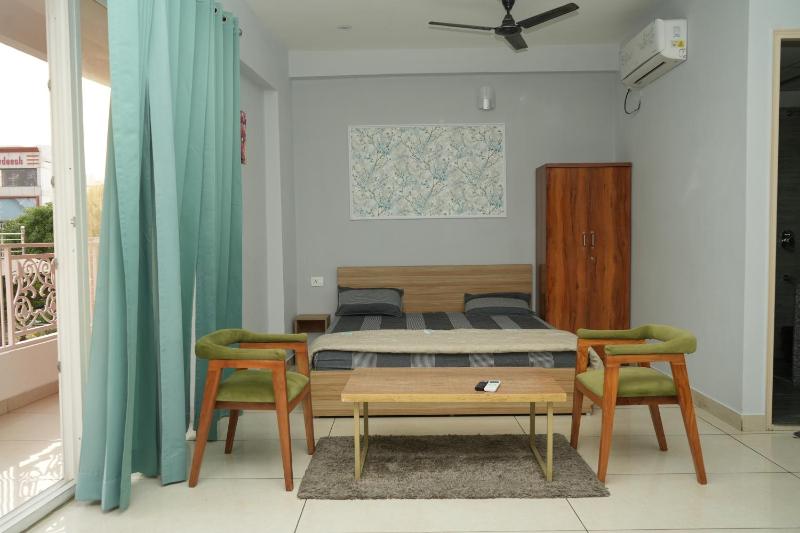 Studio Unit - The Brick House - image 8