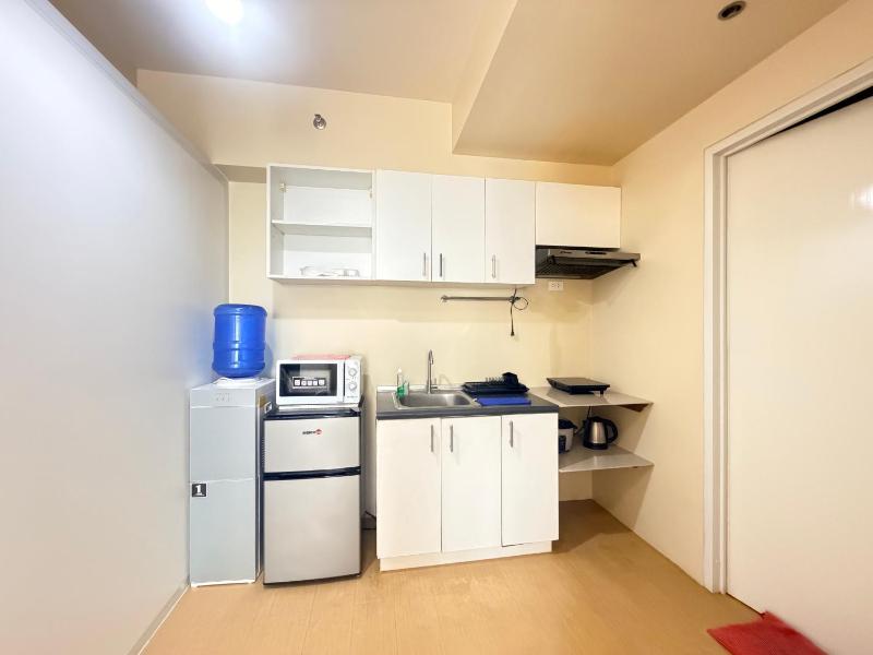 Corner 1 Bedroom  Unit at Centrio Tower - image 21