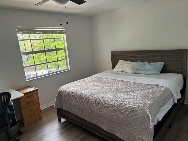 South Tampa Townhome- Close to Everything - image 30