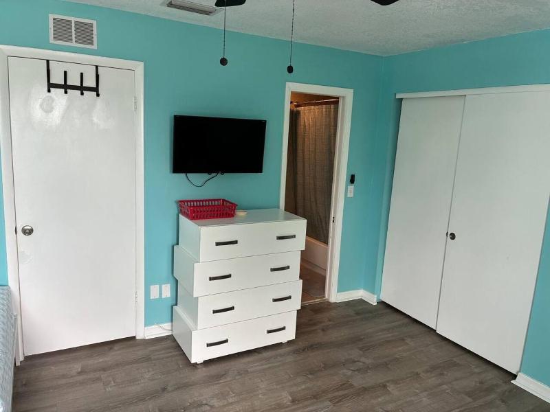 South Tampa Townhome- Close to Everything - image 10