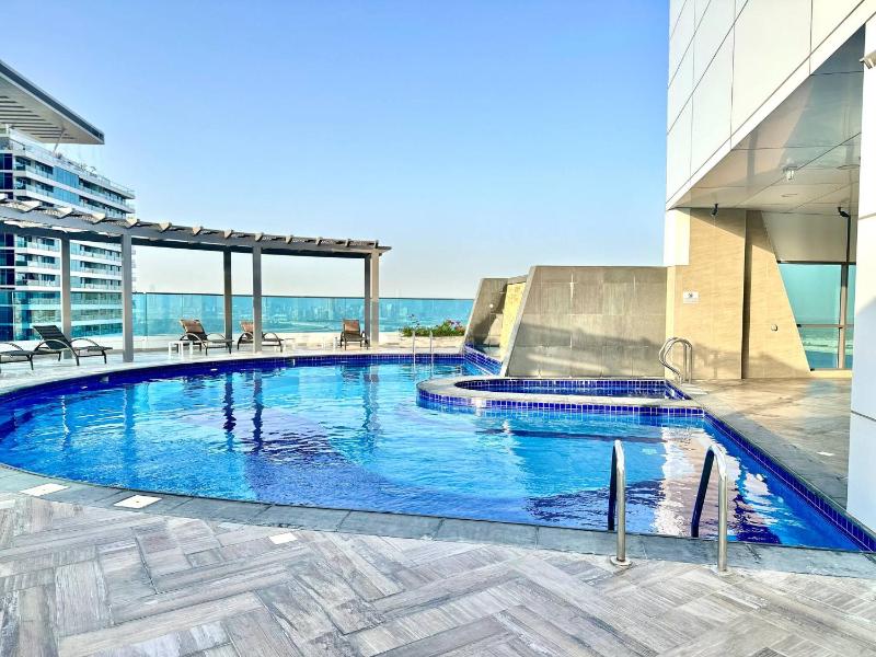 Amazing Waterfront View Luxury 1Br Prime Location - image 10