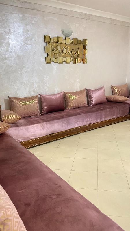 Cozy & Modern Stay Spacious & Fully Equipped - image 11