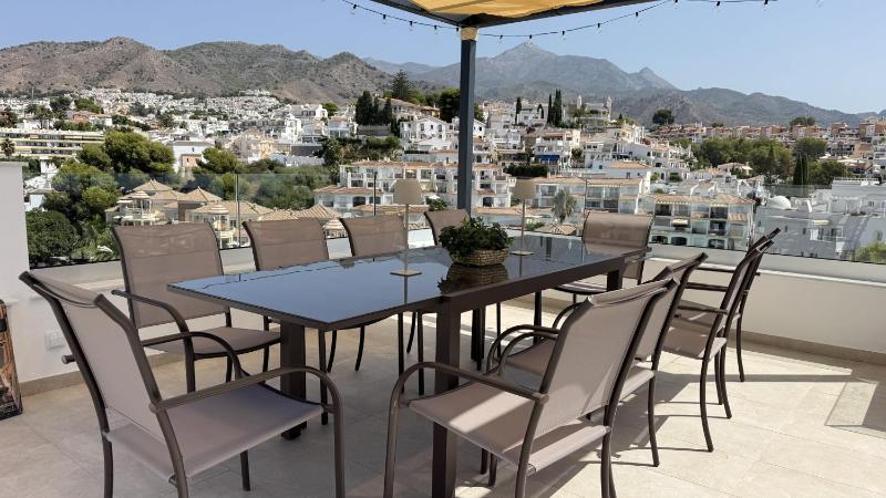 Nerja Paradise Rentals - Villa La Marea - image 10