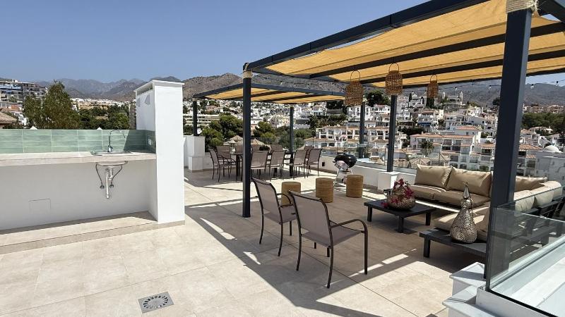 Nerja Paradise Rentals - Villa La Marea - image 3
