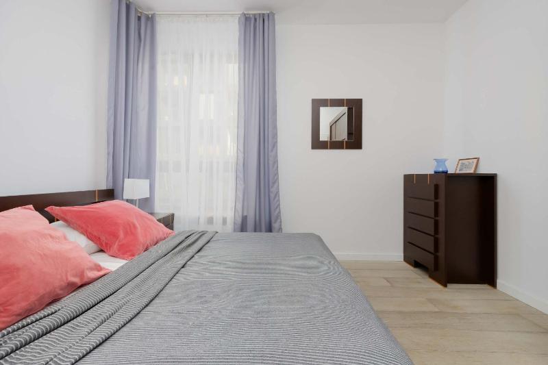 Spacious Apartment Near the Airport Parking & Remote Working by Noclegi Renters - image 11