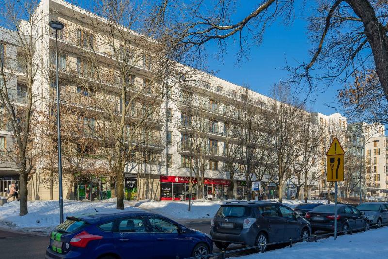 Spacious Apartment Near the Airport Parking & Remote Working by Noclegi Renters - image 16