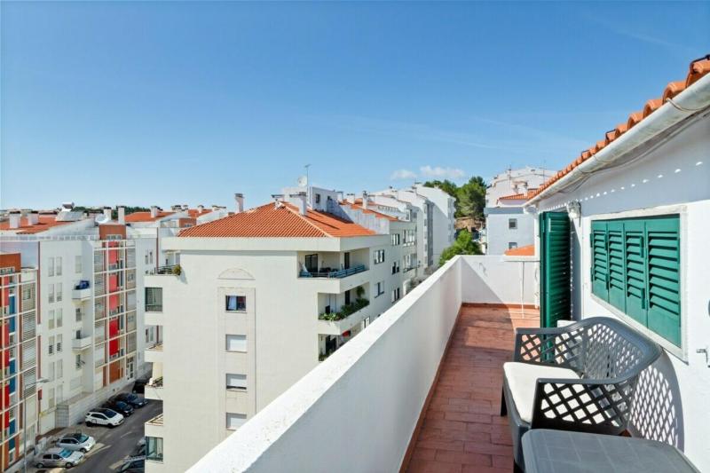 Lovely 2 Bedroom Apartment with Terrace in Cascais - image 7