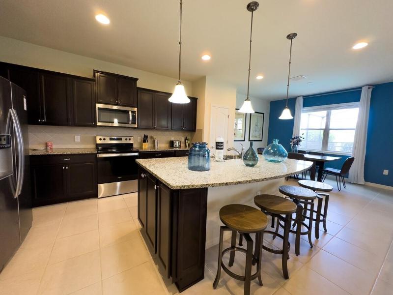 Villa Near Disney Themed Luxury 5Bd with Pool - image 36