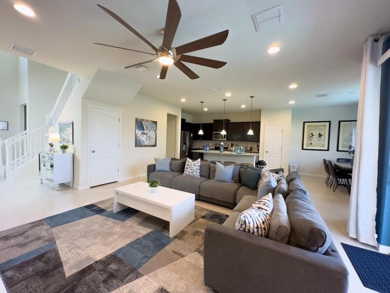 Villa Near Disney Themed Luxury 5Bd with Pool - image 26