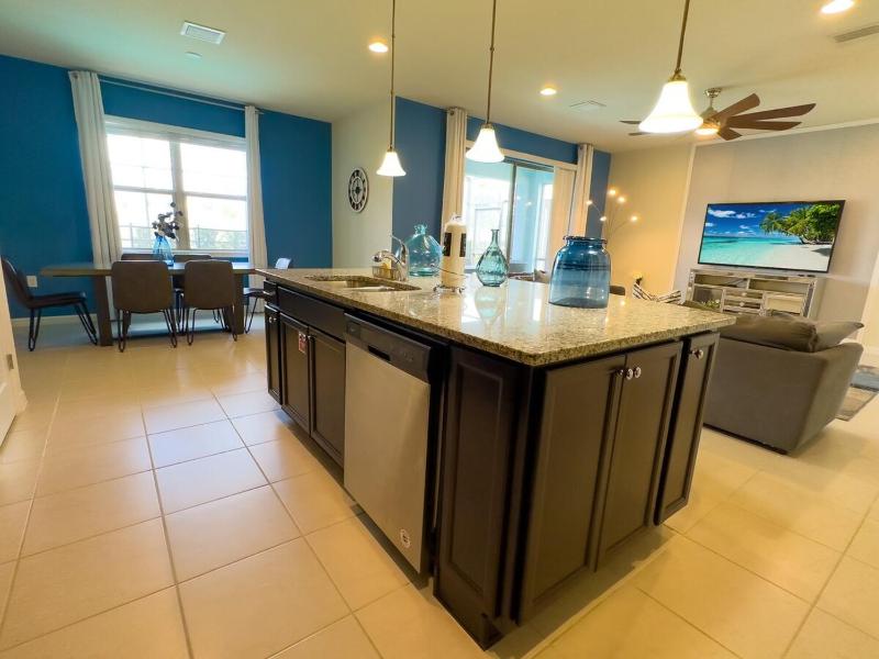Villa Near Disney Themed Luxury 5Bd with Pool - image 46