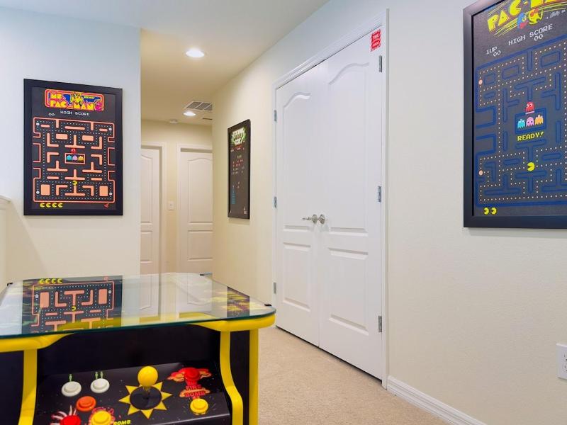 Villa Near Disney Themed Luxury 5Bd with Pool - image 28