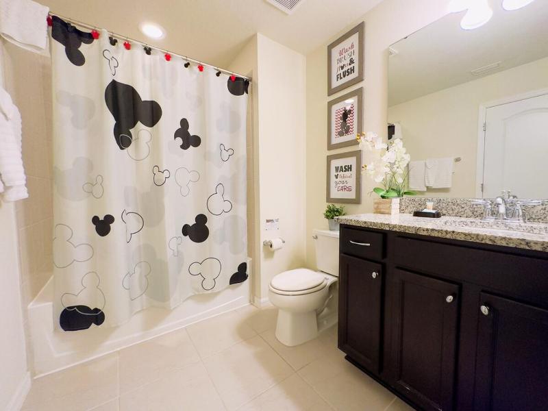 Villa Near Disney Themed Luxury 5Bd with Pool - image 4