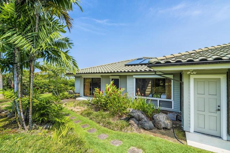 Keauhou Estates Hale Kuhinanui Way - image 6