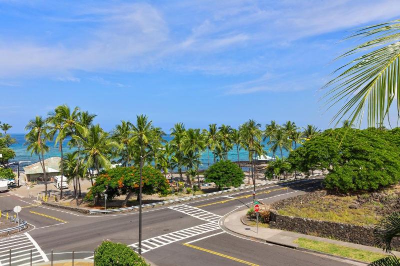 Kahaluu Beach Villas 303 - image 13