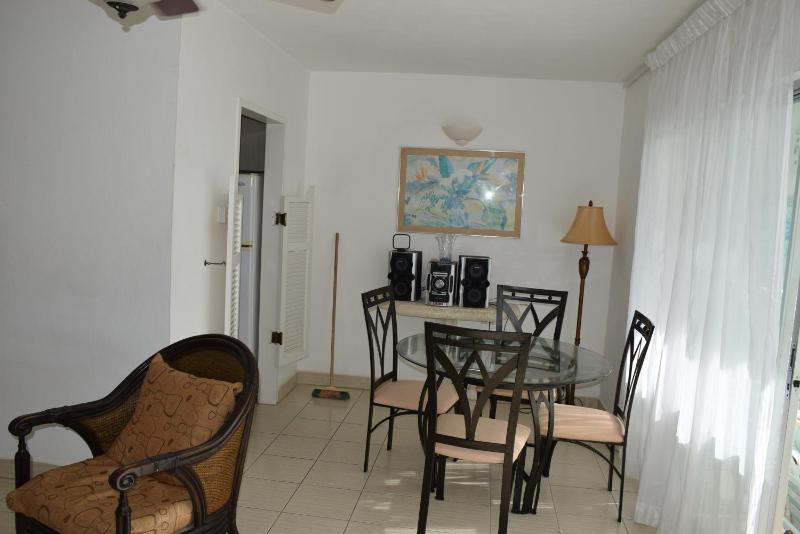 Fantastic Condo - Goldenview - image 7