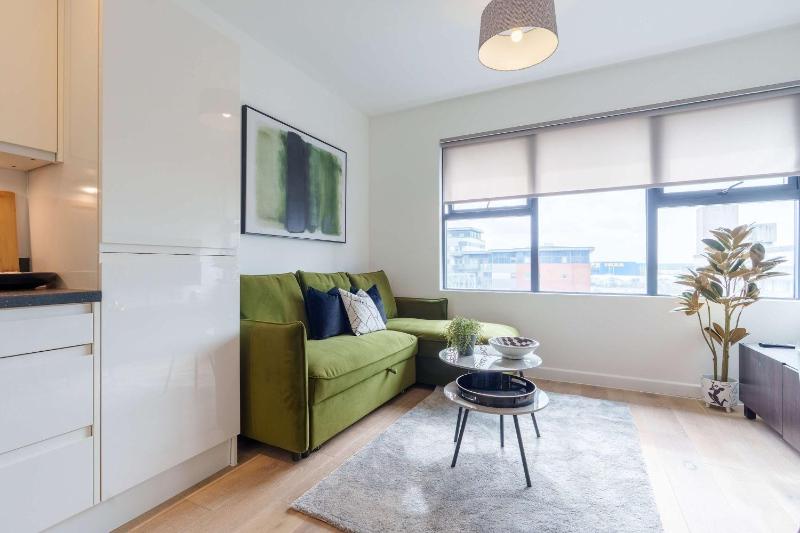 Desirable one bedroom apartment - image 11