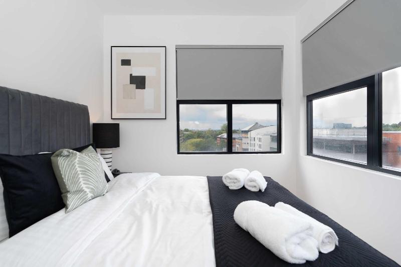 Modern one-bedroom residence in Southampton Centre - image 4