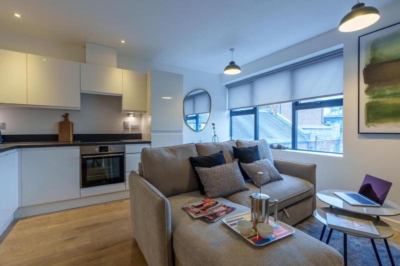 Delightful two bedroom apartment - image 1