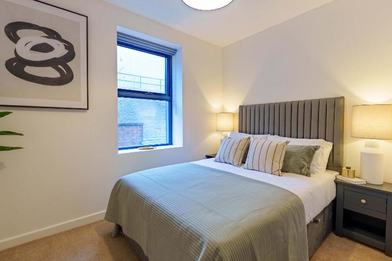 Delightful two bedroom apartment - image 5