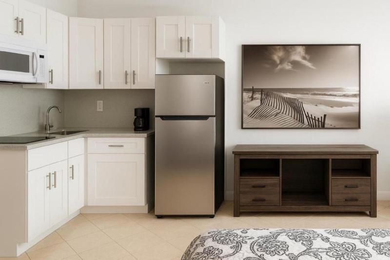 Fun by Sun Rentals direct beach access and full kitchen - image 4