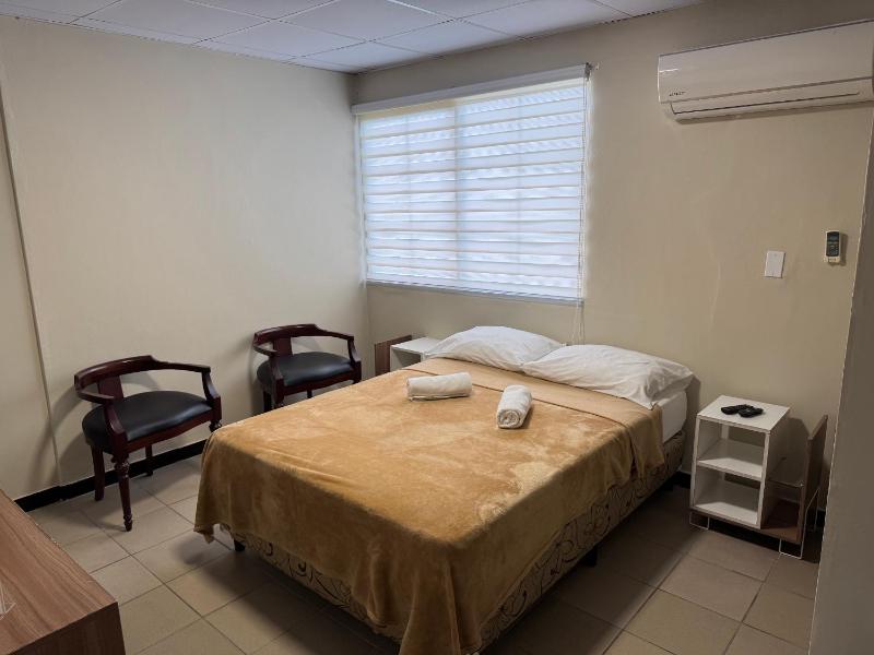 Hostal EL Prado - image 10